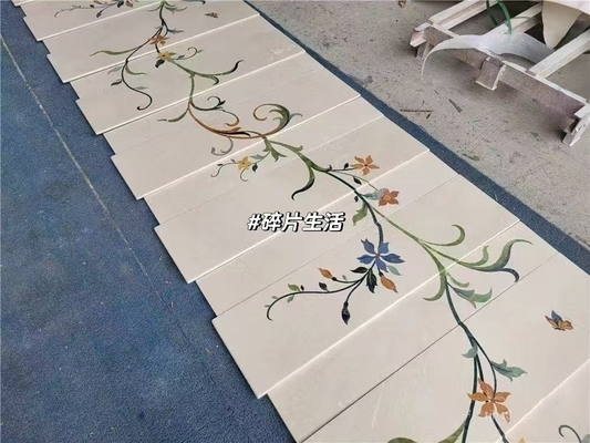 天然石の階段 エッセンシャル ルックス アンチ スリップ 水流デザインの大理石の脚板