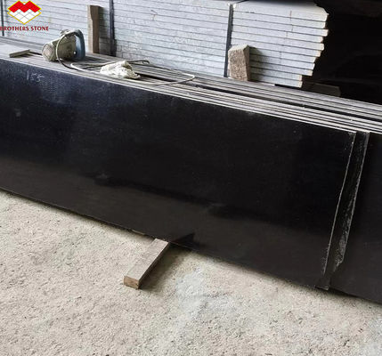 純黒色 グラニットスラブ 表面を磨いた 完成品 大きいスラブ形