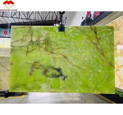 現代のグラフィックデザインとテーブルバックグラウンドのための天然緑玉オニックス大理石板