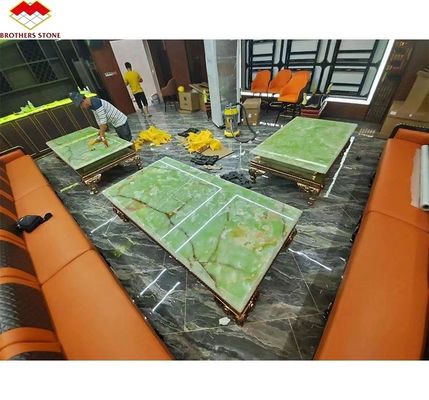 現代のグラフィックデザインとテーブルバックグラウンドのための天然緑玉オニックス大理石板