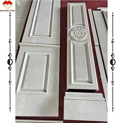 ライトベージュ色の大理石壁パネルと現代背景ディスプレイのための大理石彫刻柱