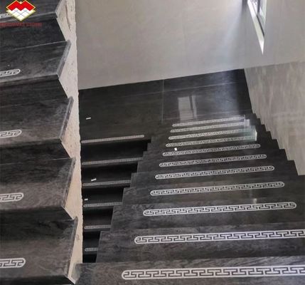 キッチンカウンタータップと床のための近代的なスタイルで磨いたビザグブルー花びらタイル