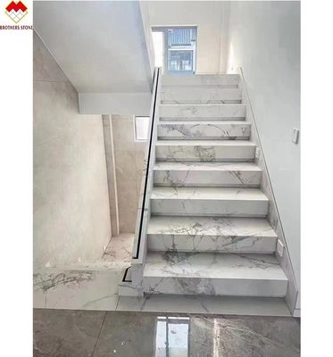 MOHS 6-7 硬さ 白色大理石型 ポルセランタイル スタイリング付き階段