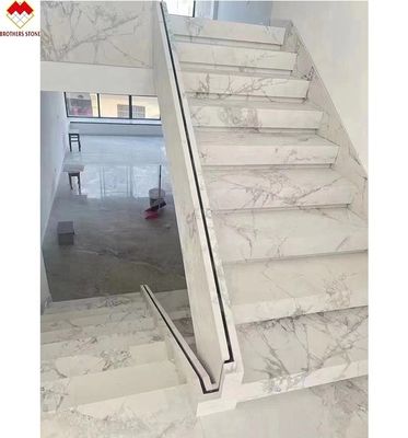 MOHS 6-7 硬さ 白色大理石型 ポルセランタイル スタイリング付き階段