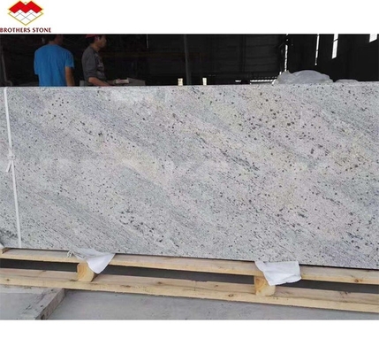 2700kg/m3 グラニットスラブ 現代のインド・カシミール 白い布団 天然石 サイズに合わせて切断