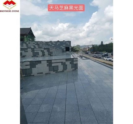中国製のグラニット・スラブ サイズに合わせて 屋外用 床 30mm 磨いた燃焼石