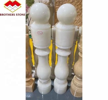 階段柱のための現代オニックス大理石柱 磨いた天然石デザイン
