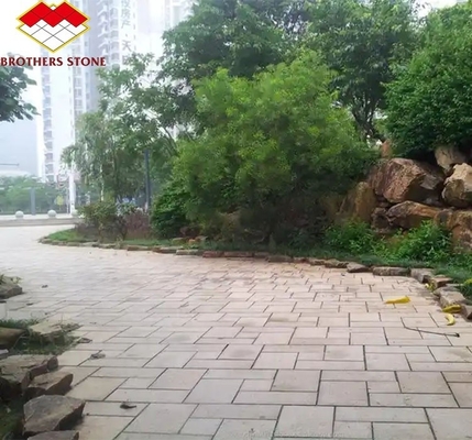 ユンフの近代的な屋外公園のための自然舗装石 中国製の花びら切断