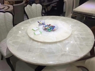 アイス・エイジシリーズのオニックスの白い大理石のオニックスのバックリットの半宝石のテーブルの上