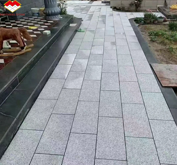 ブラザーズ ストーン 燃焼 グレー グランイト スラブ 舗装 タイル 磨いた 天然 石 ドライブウェイ
